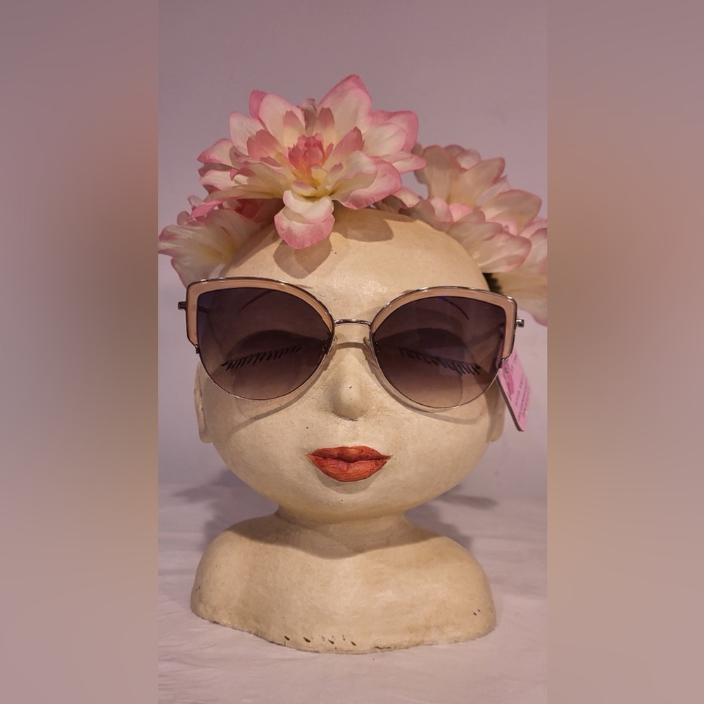 🌞Price Drop..BETSY by Betsy Johnson pink and gold rim wire sunglasses
